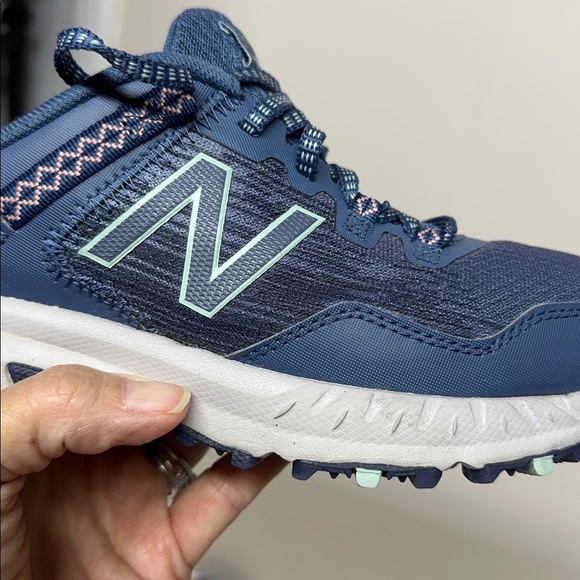 New Balance Women’s 410 V6 Trail Running Shoe Blue / Pink / Aqua Sz 7 - Picture 4 of 11